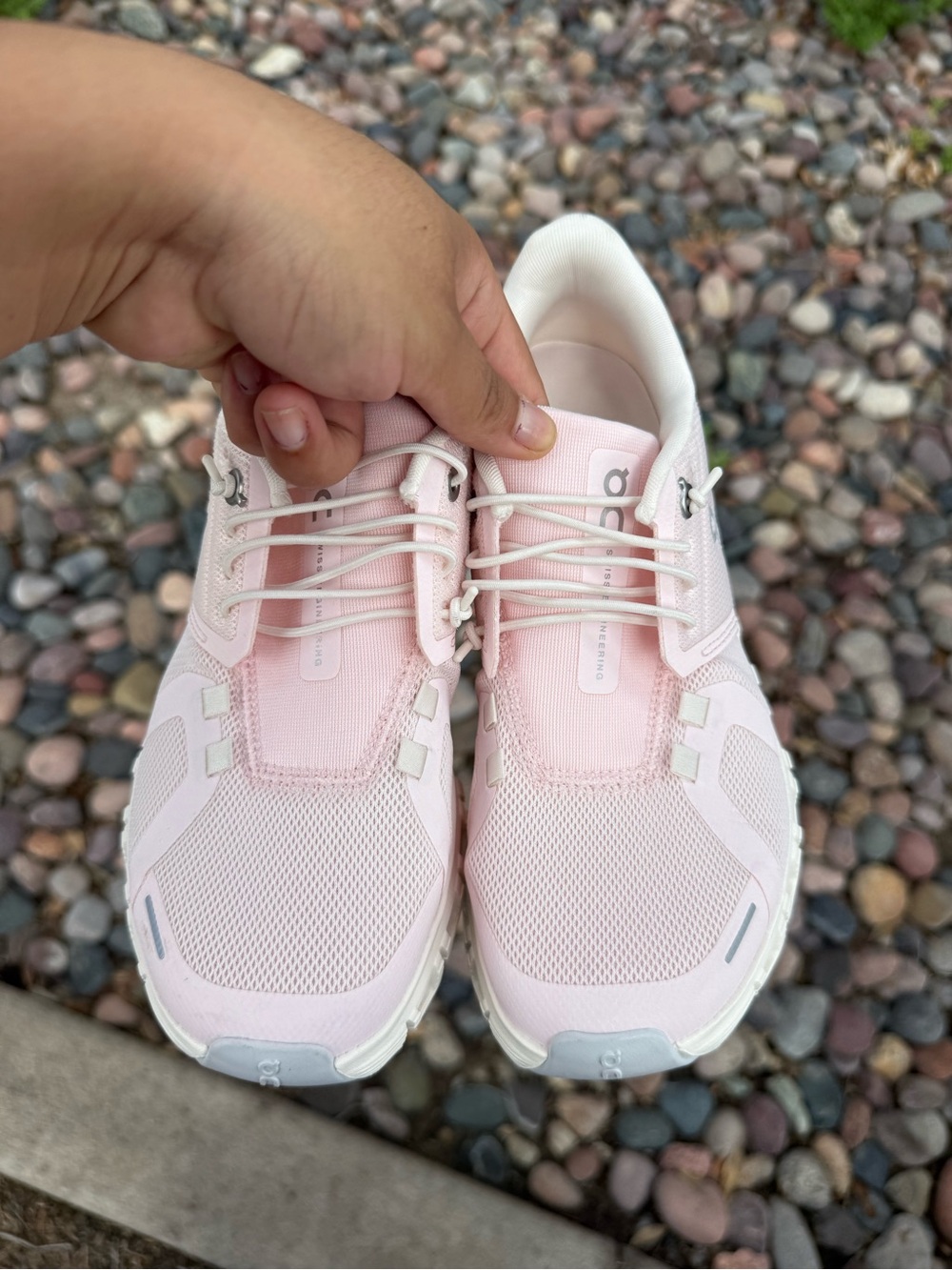 On women’s cloud 6 lifestyle